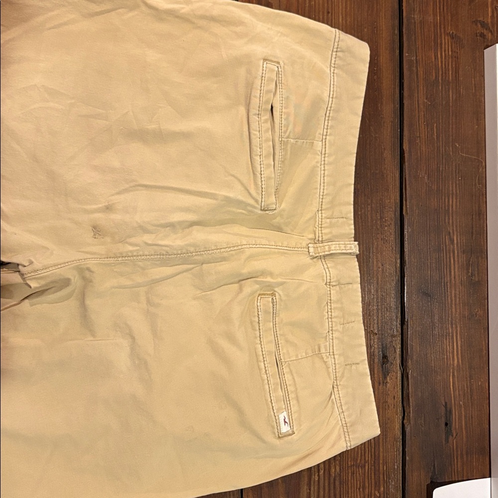 Hollister Light Tan Shorts - Picture 5 of 5